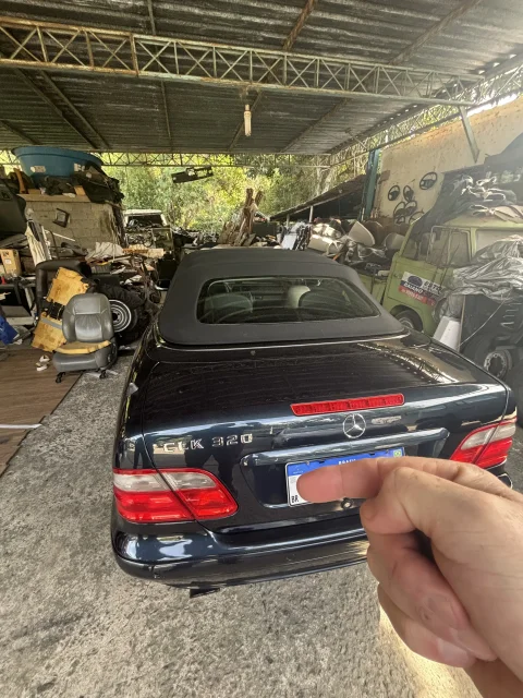 Reforma de Capota Conversível Mercedes-Benz CLK 320 | Capotaria Premium com Acabamento Profissional em Petrópolis